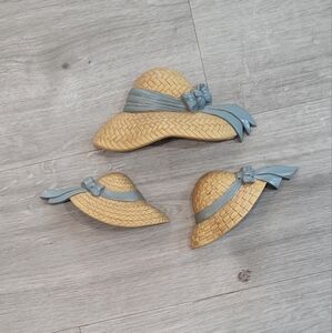 Vintage Home Interiors Homoco Straw Hats hangings.